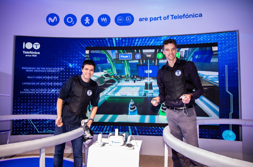 Pau Gasol y el influencer Pau García Milá tuvieron ocasión de competir en nuestro Telefonica Edge Haptic Arena.